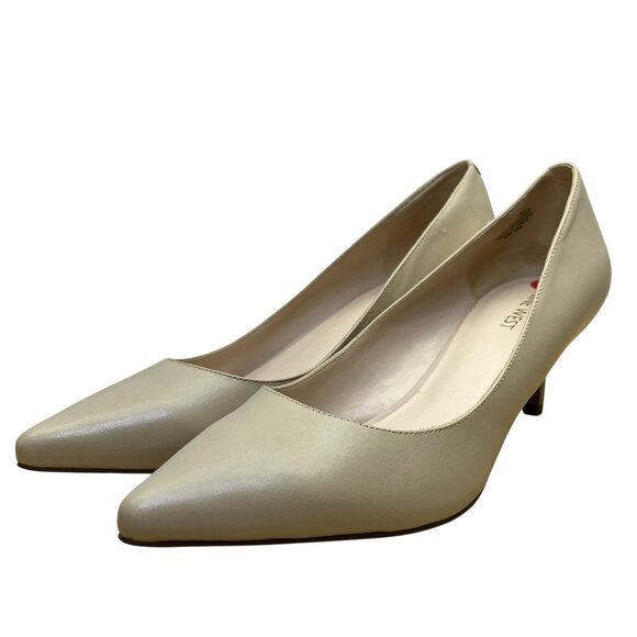 Nine West Women’s Beige Leather Pointed Toe Nydia Kitten Heel Pumps Size 10M - Picture 3 of 9
